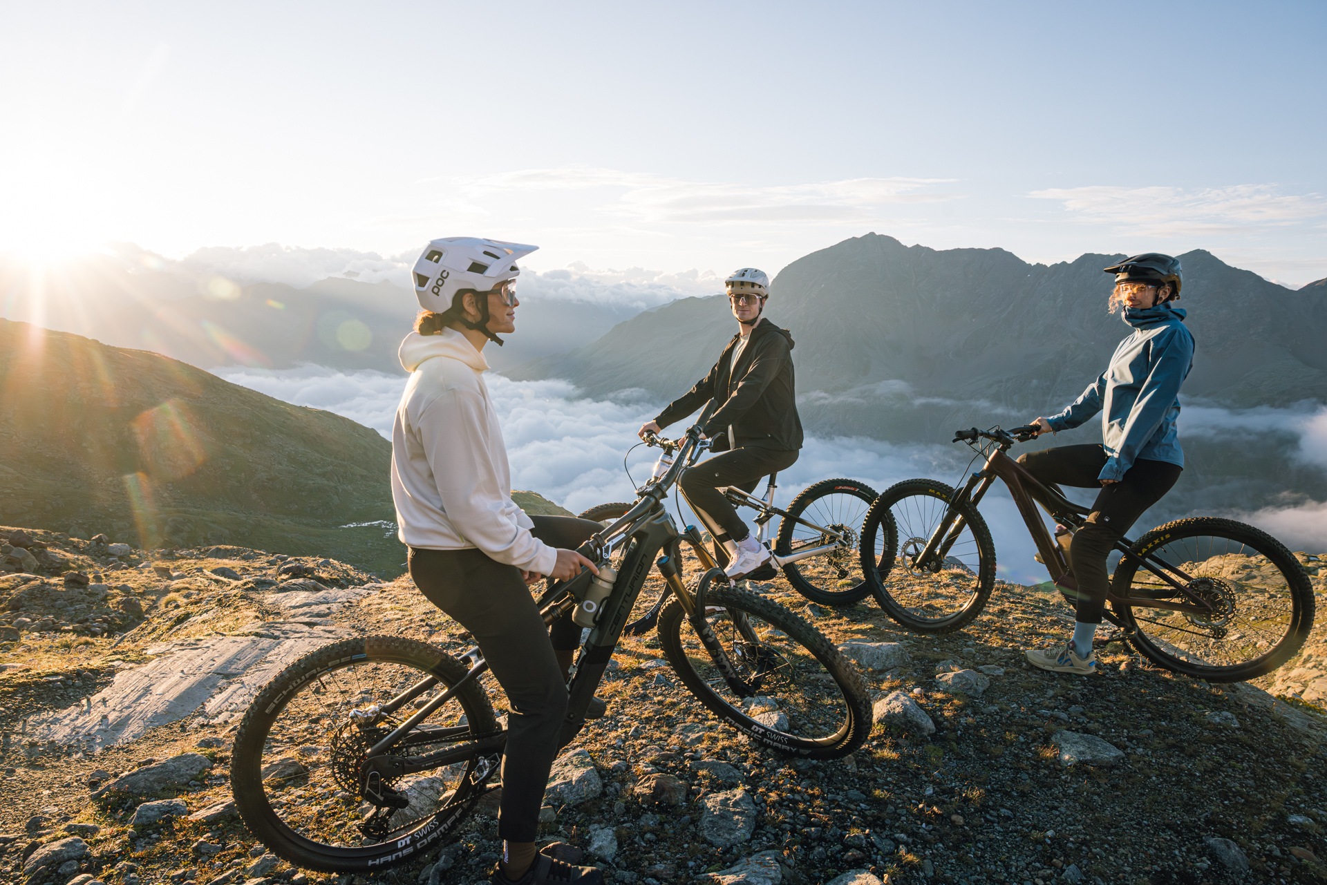 Mountainbike, Radfahren, Berge, Sonnenaufgang, Gruppenfahrt