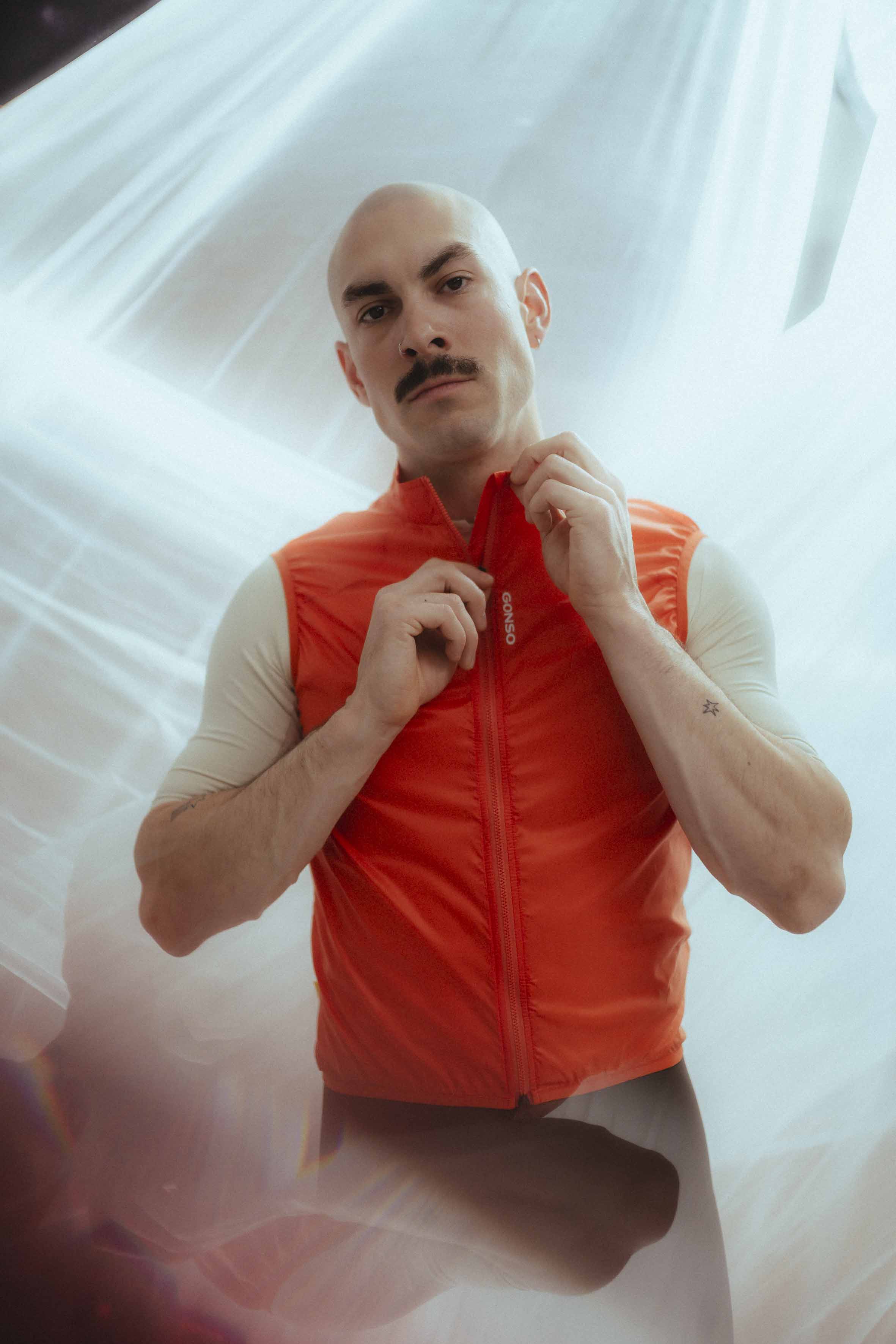 Weste, Rot, Schaumbild, Langarm-Unterhemd, Modisches Oberteil, Weste, Gilet, Orange, Reißverschluss, Schnitt, Weste, rotes Gilet, Mensch, Jacke, Musterlos