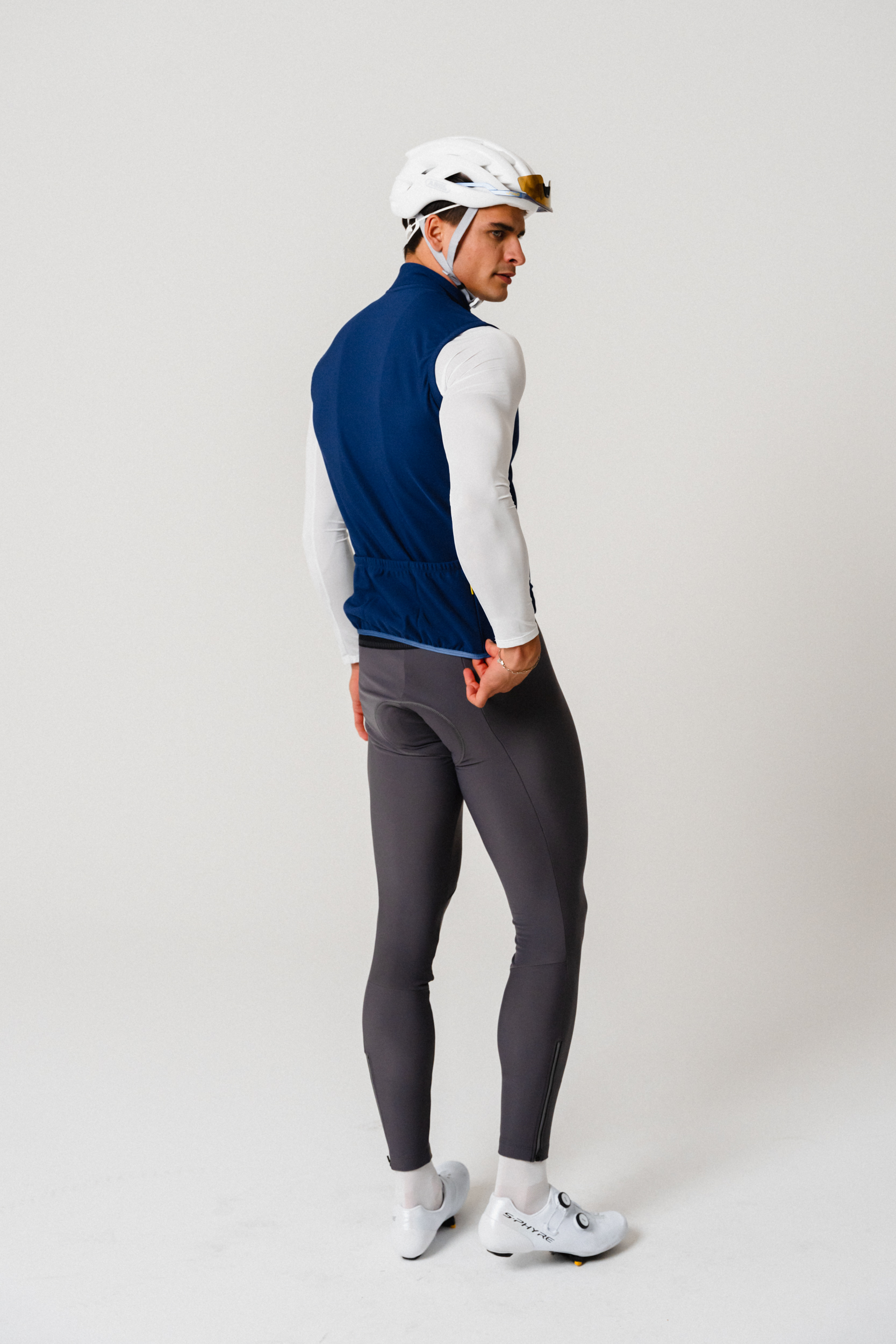 Helme, Person, Schuh, Mütze, Weste, Helme, Person, Schutzhelm, Schuh, Mütze