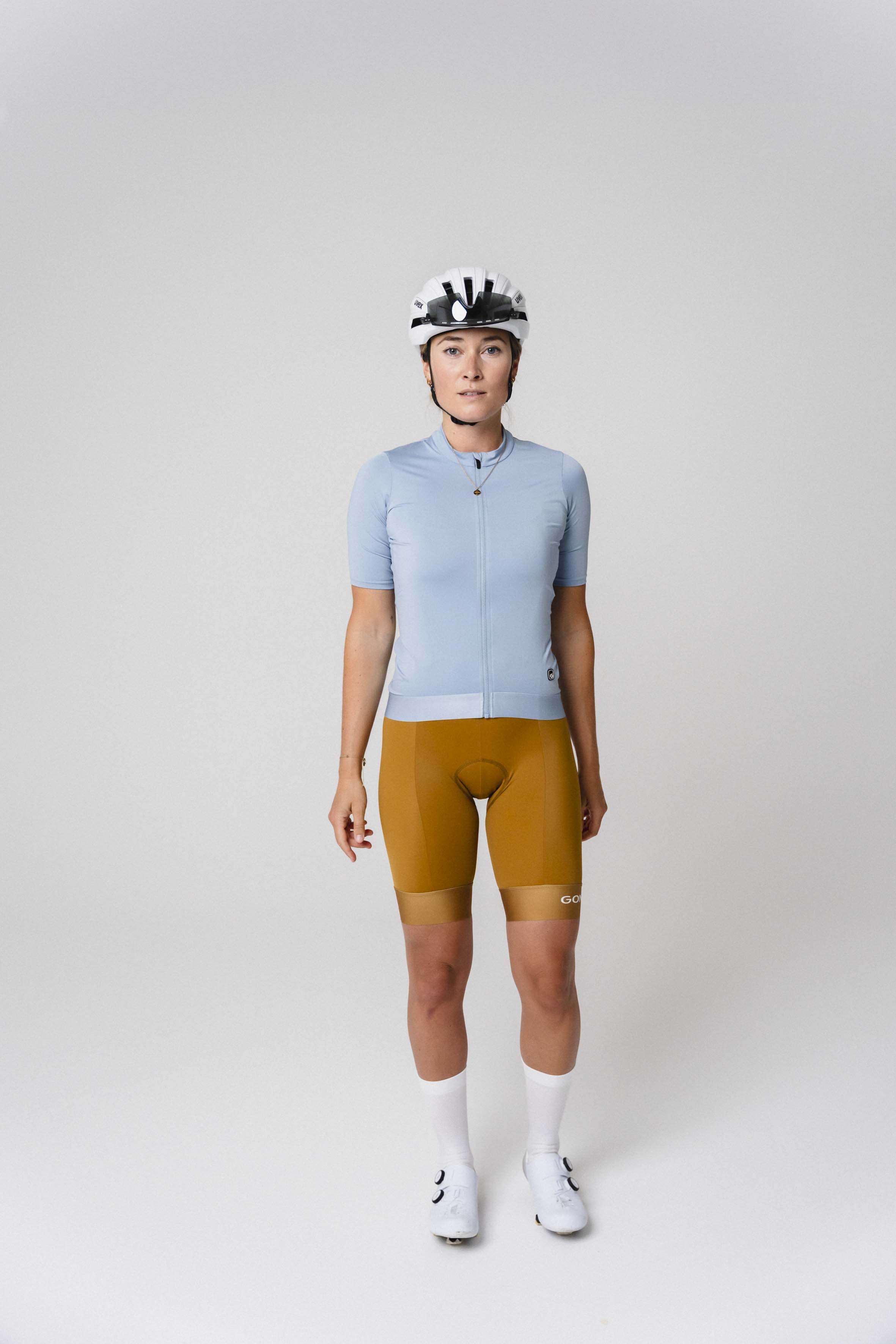 Cycling jersey, Cycling shorts, Bike helmet, Bib shorts, Cycling socks, Cycling jersey, Cycling shorts, Bib shorts, Bike helmet, Cyclist, Radbekleidung, Zweiteiliges Fahrrad-Outfit, Fahrradshorts, Helm, Kopfbedeckung