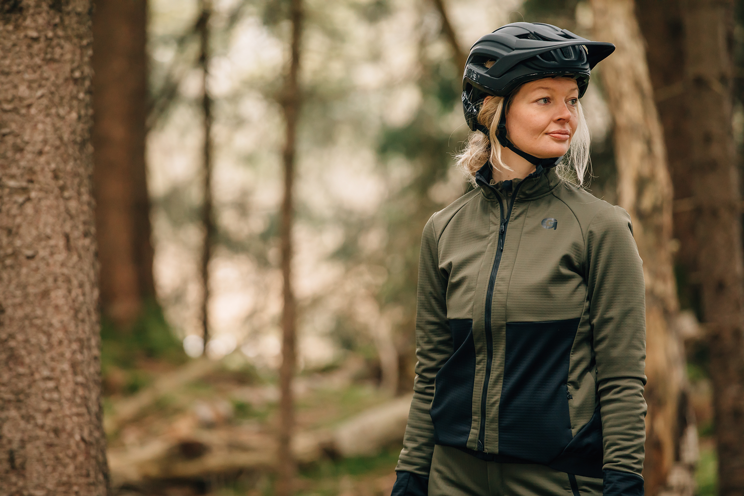 828a8394 (1) 1 Mantel, Jacke, Person, Lächeln, Frau