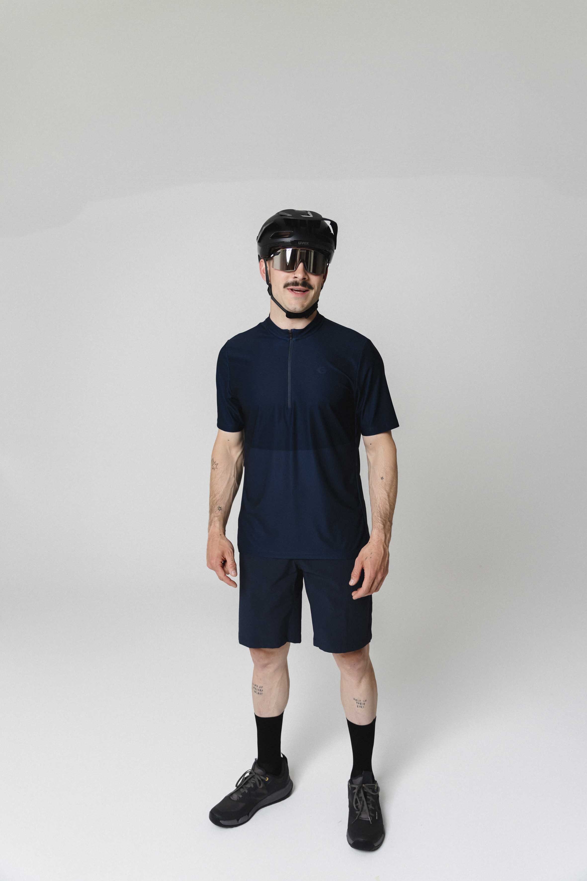 Radtrikot, Damen, Shorts, Helm, Brille