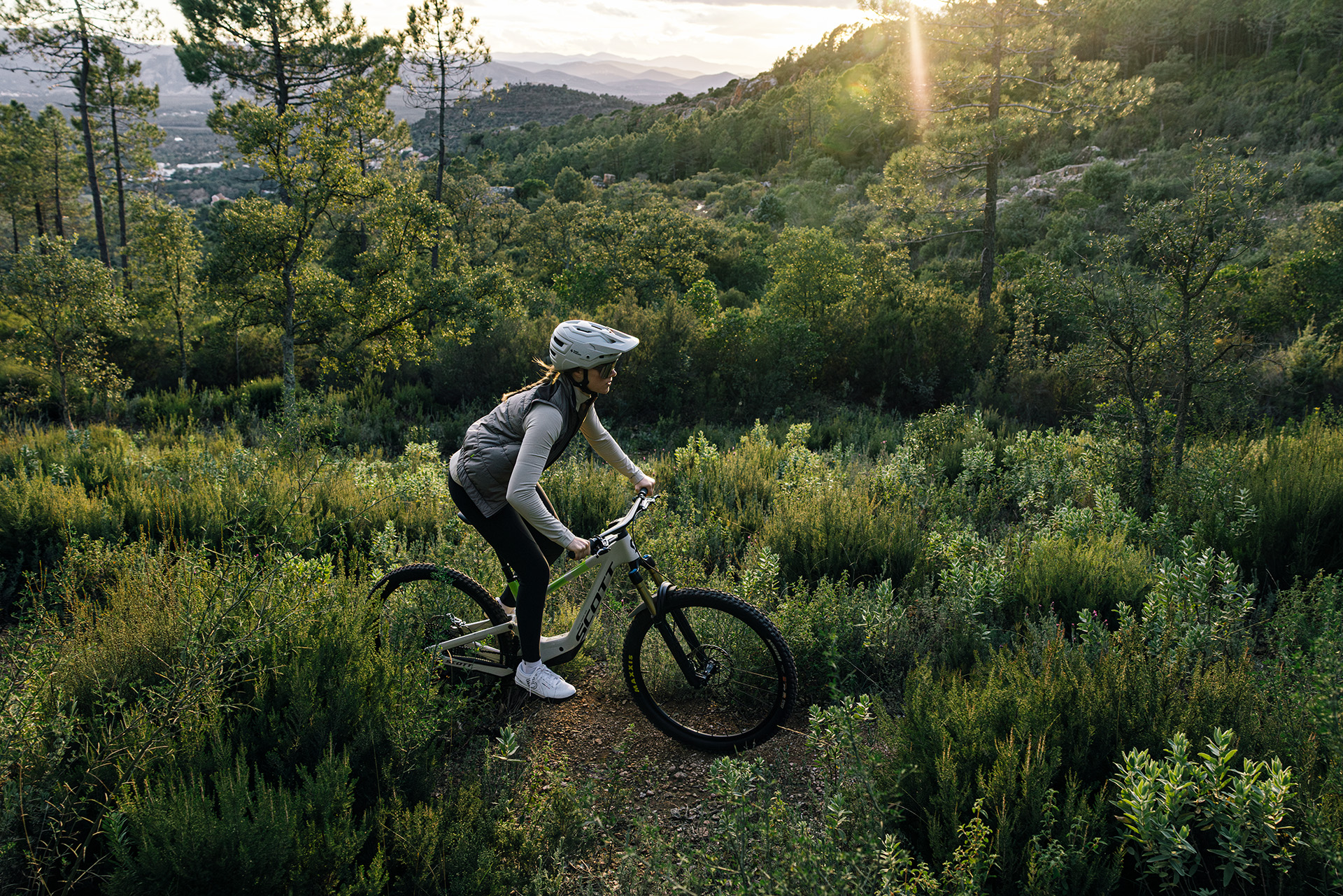 Fahrrad, Fahrzeug, Helm, Person, Rad