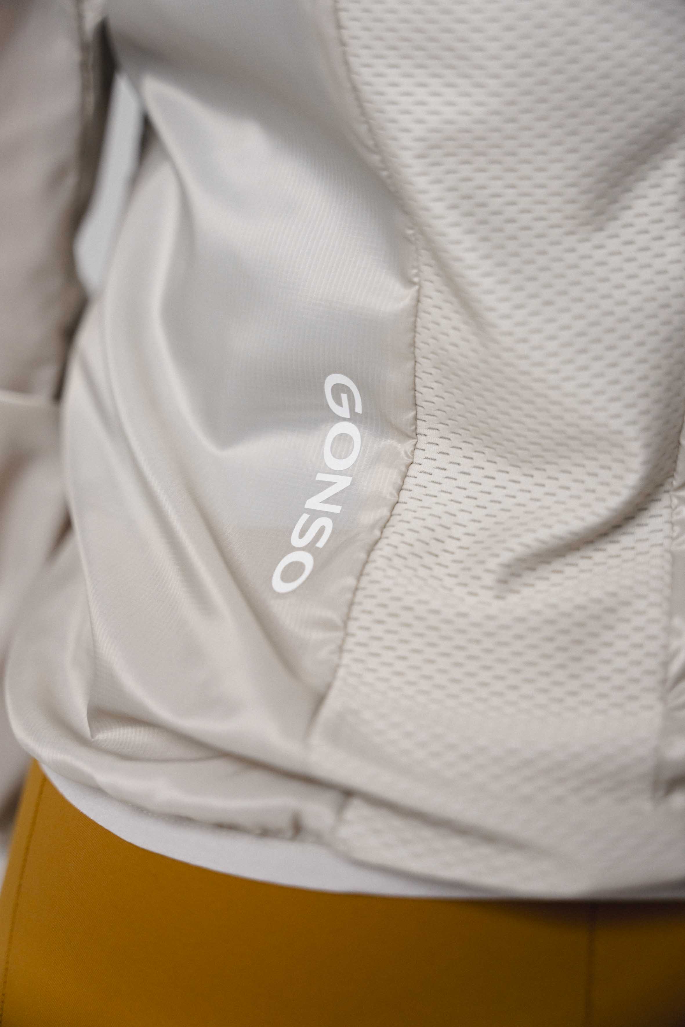 Gonso, Rückenpolster?, Mesh-Detail, Weiße Jacke, Beige Stoff, Rucksack, Gehäuse, weiße Jacke, Mesh-Stoff, GROSÖNG?