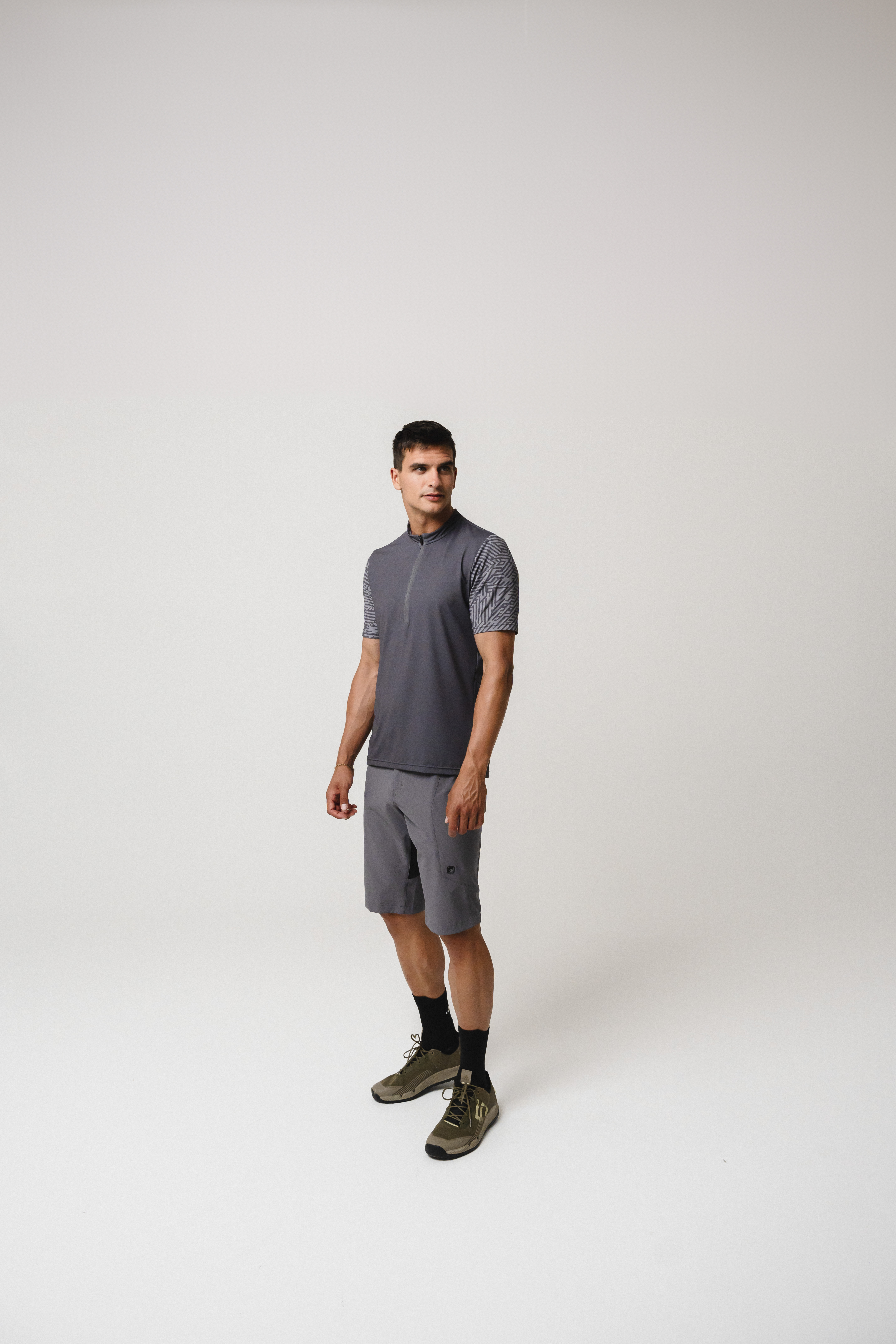 Kurze Hose, Person, Stehend, Erwachsener, Mann