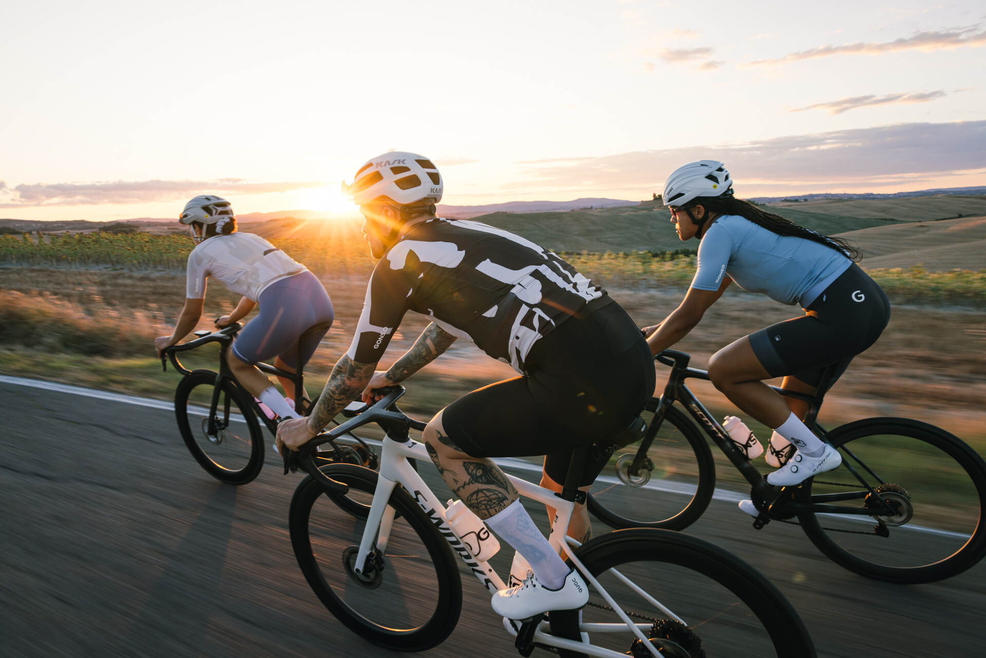 Rennrad, Radsport, Sonnenuntergang, Helm, Trikots