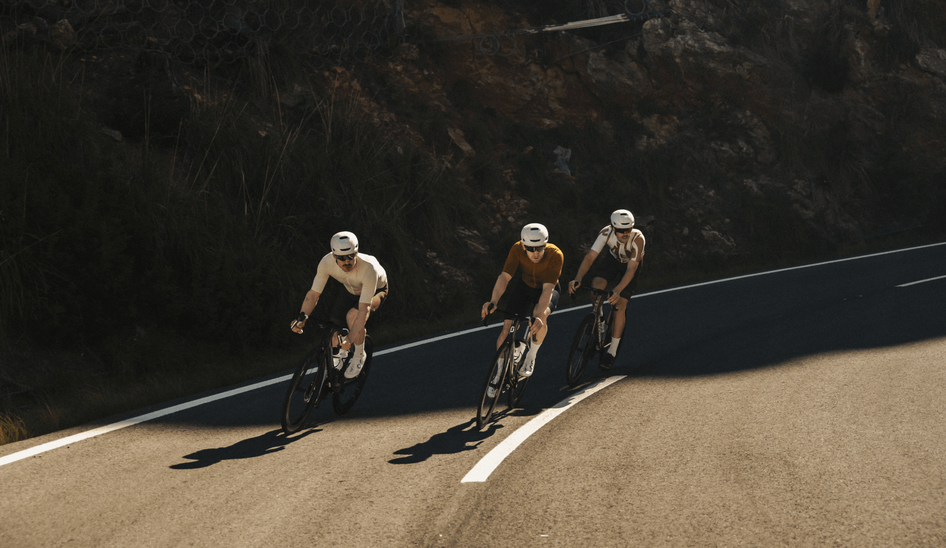 Straßenrad, Radfahren, Fahrräder, Helm, Radfahrer-Team