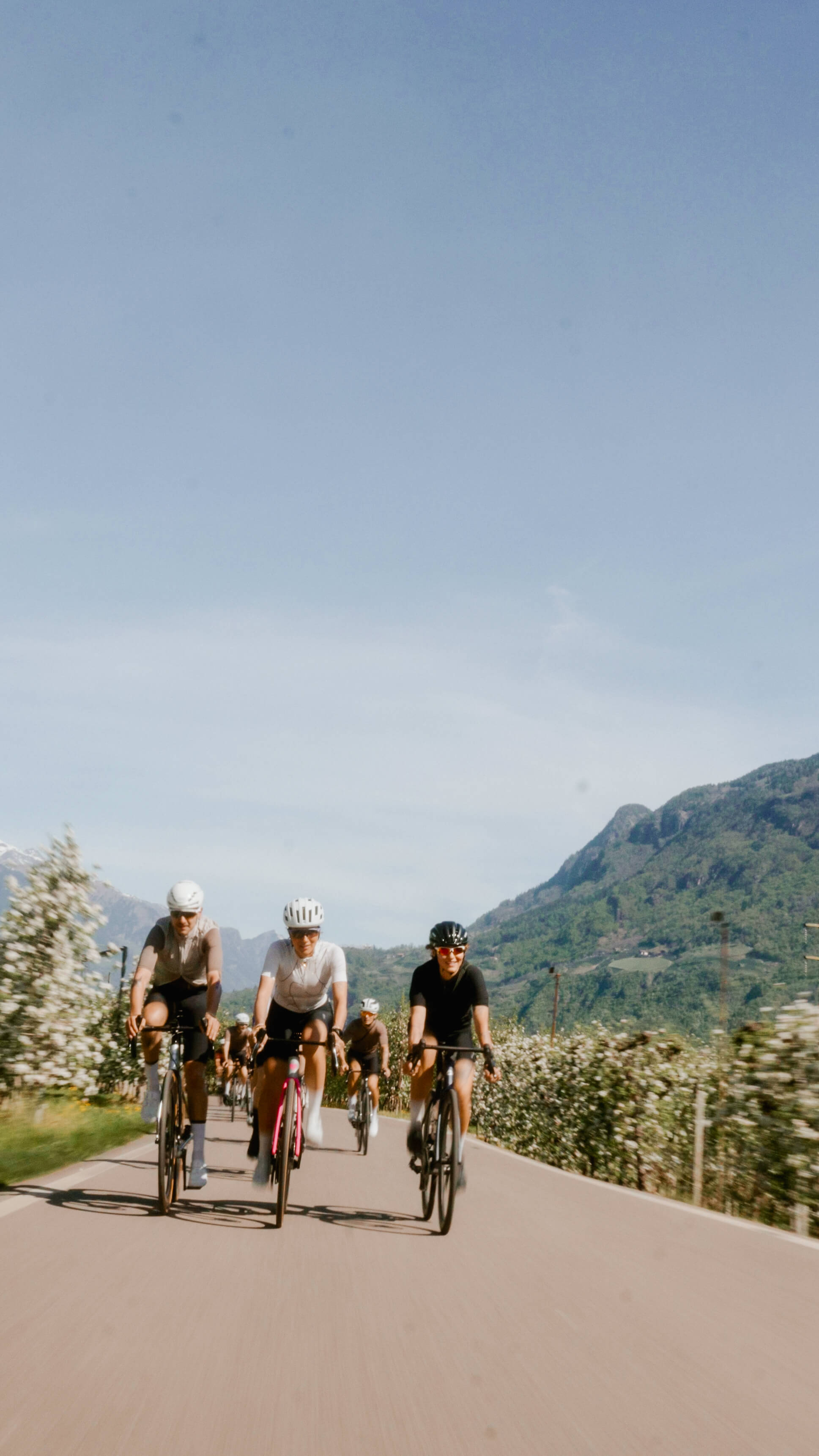 Radfahrer, Radsport, Berglandschaft, Straße, Gruppe